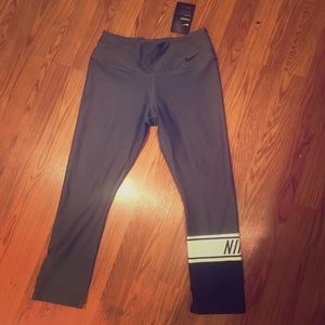 Nike work out capris